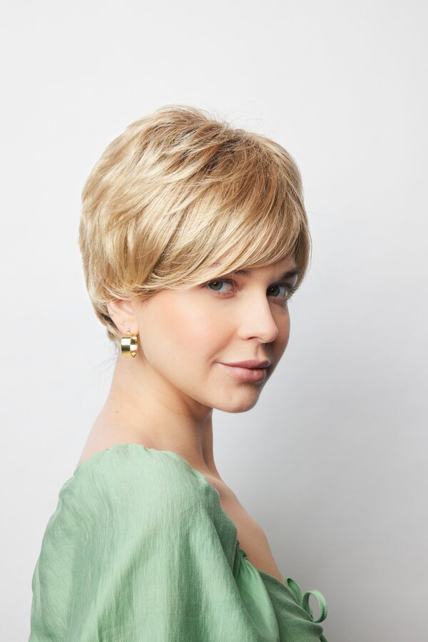 Bay Wig - 2585 Amore Collection