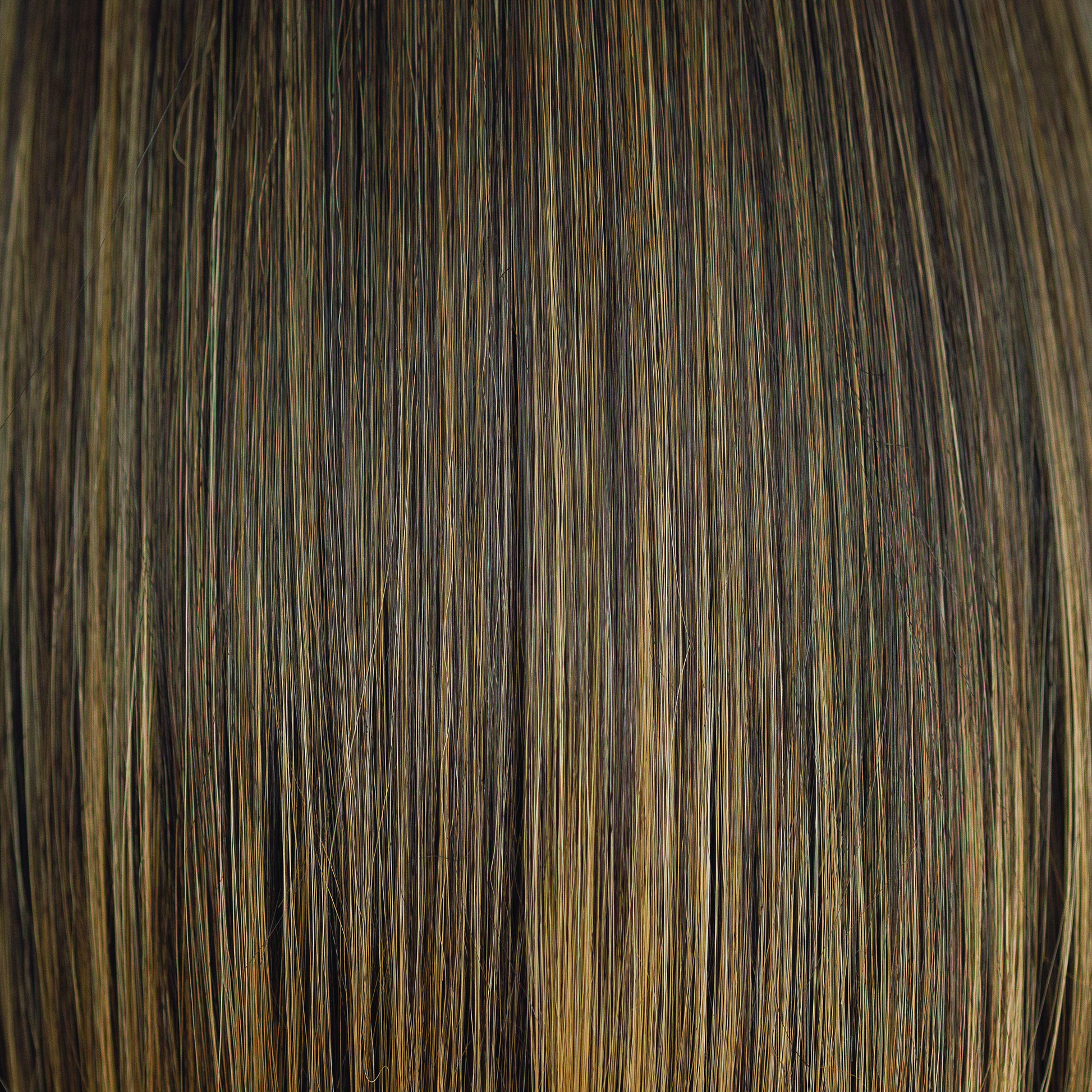 Java Blast  -  A blend of rich, warm medium brown with medium coppery blond highlights, Java Blast allures with the beautiful tone transition from light to dark. This combination makes this color realistically modern.