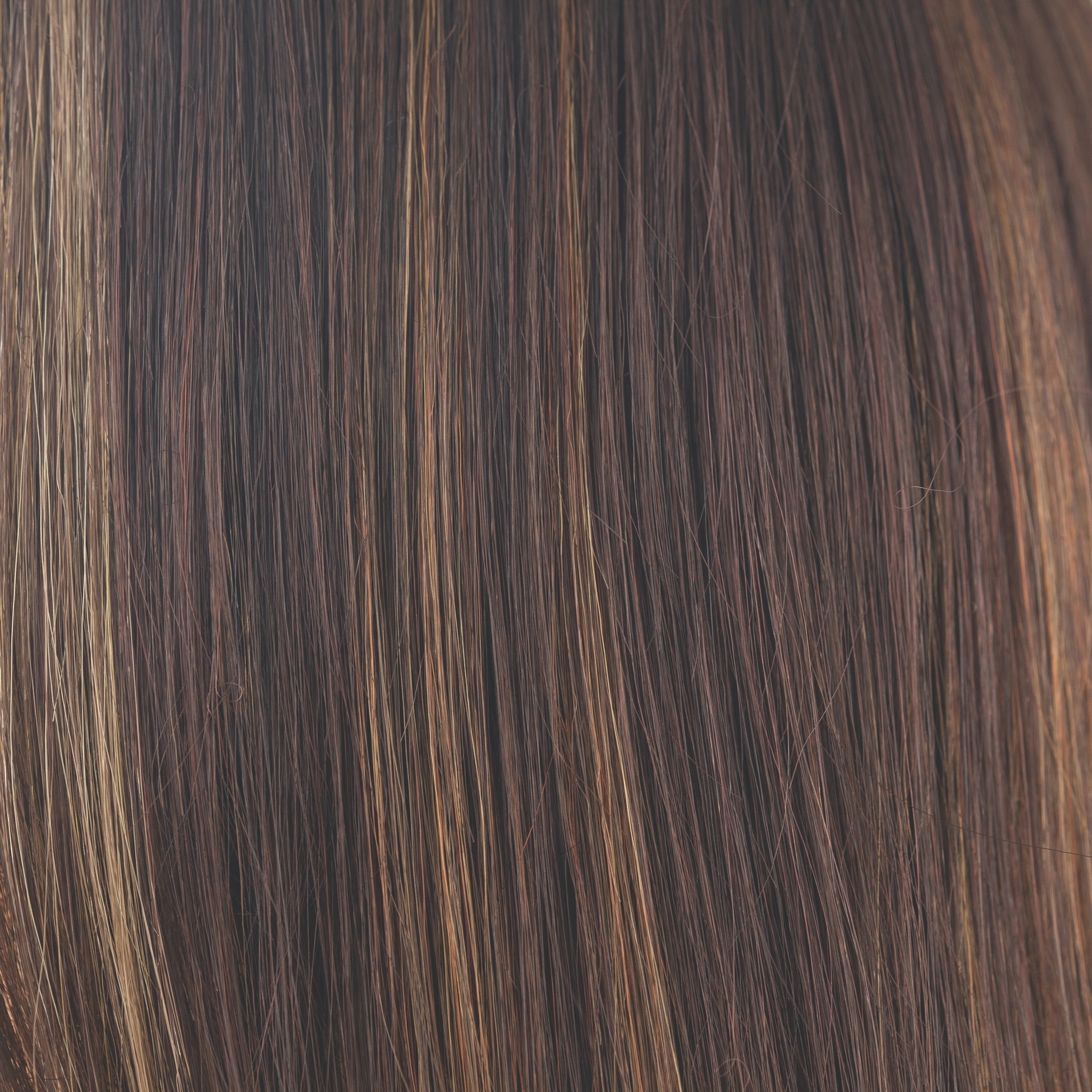 Java Frost  -  Warm Cappucino-based with a mix of reddish brown and medium golden blond highlights. Java Frost's highlights create a polished, dimensional look with subtle lightening.